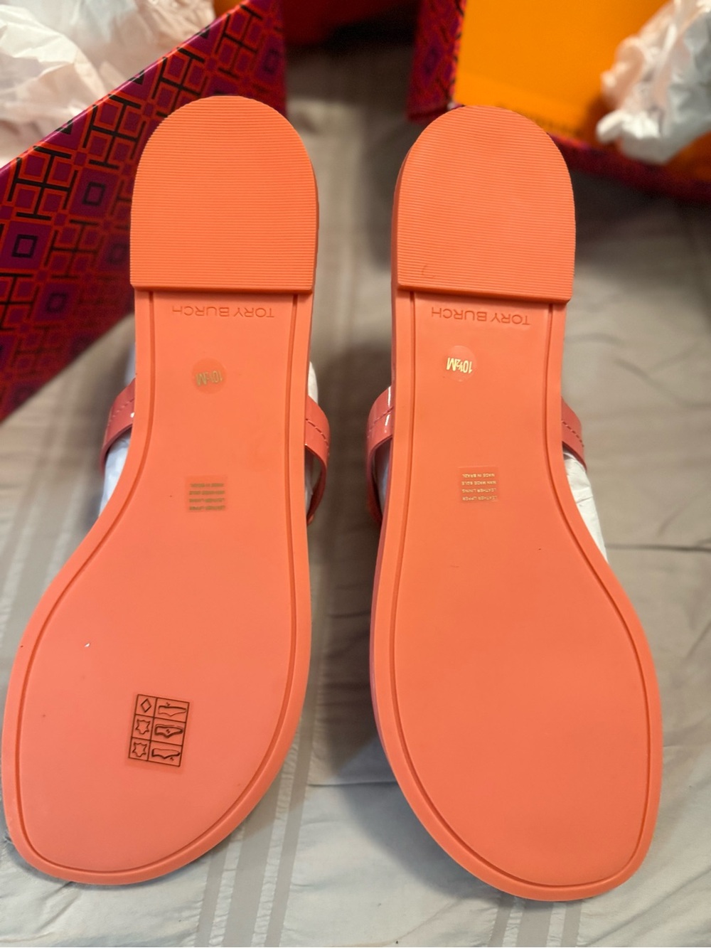 NWT Tory Burch Coral Patent Leather Miller Thong Sandals - Picture 2 of 5